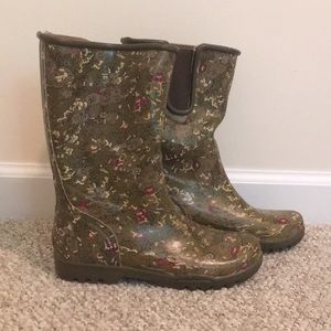 Sperry Green Floral Rainboots